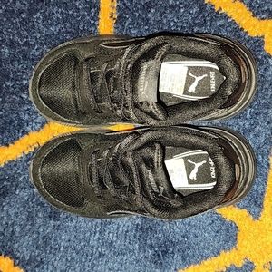 Toddler Puma No-Tie Sneakers Size 8